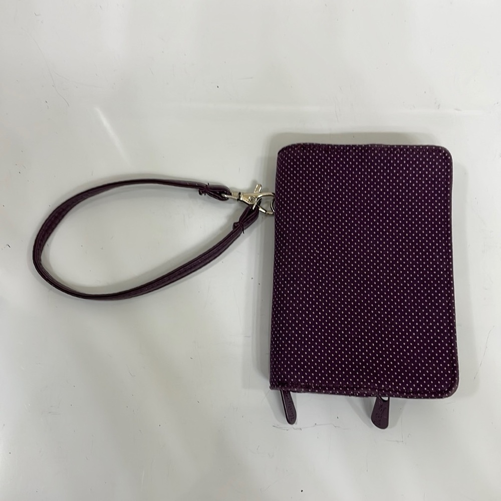 Thirty-One Every- Day Wristlet‎ Plum Gingham Pop